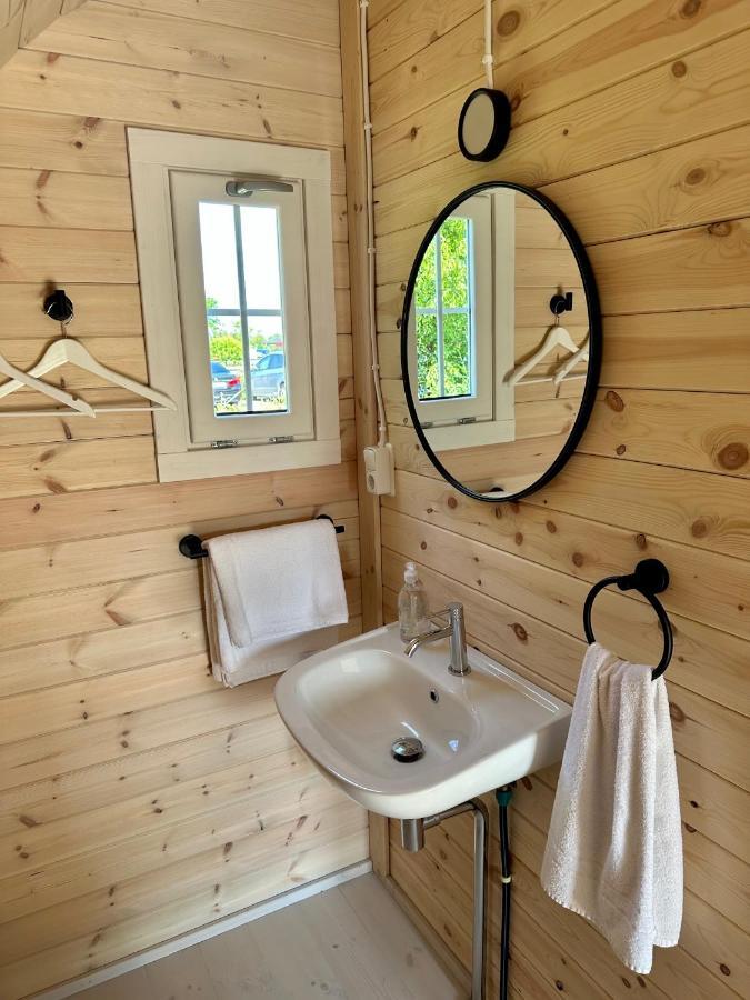 Belt-Schutsloot Lodge, Een Super Knus Tiny House, Nabij Vaarwater En Haven! מראה חיצוני תמונה